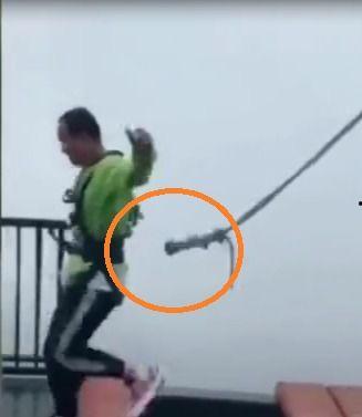 安全绳掉落视频